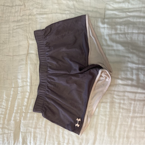 Under Armour Women's Black Athletic Shorts - Picture 1 of 2